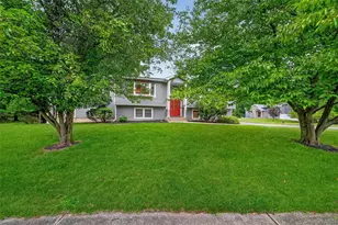 234 Betsy Ross Dr, Orangeburg, NY 10962 - Photo 2