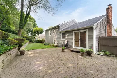 13 Longford Street, Huntington, NY 11743 - Photo 30