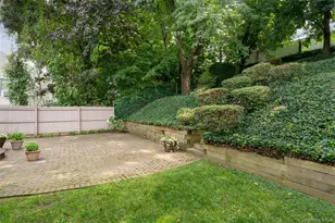 13 Longford St, Huntington, NY 11743 - Photo 34