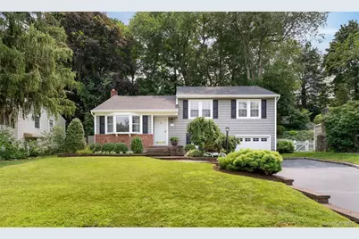 13 Longford Street, Huntington, NY 11743 - Photo 1