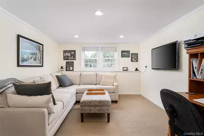 13 Longford Street, Huntington, NY 11743 - Photo 18