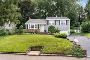 13 Longford St, Huntington, NY 11743 - Photo 32