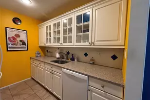 31 Anchor St, Freeport, NY 11520 - Photo 6