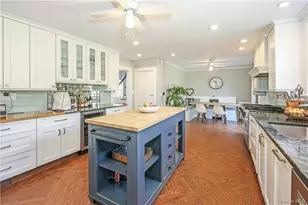 26 Earlwoode Dr, White Plains, NY 10606 - Photo 2