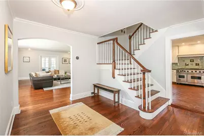 26 Earlwoode Drive, White Plains, NY 10606 - Photo 4