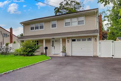 260 W 12th Street, Deer Park, NY 11729 - Photo 2