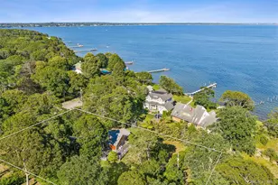 172 Bay Ave E, Hampton Bays, NY 11946 - Photo 10