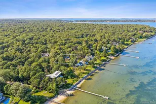 172 Bay Ave E, Hampton Bays, NY 11946 - Photo 14