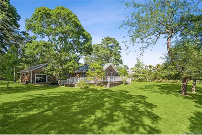 172 Bay Avenue E, Hampton Bays, NY 11946 - Photo 8