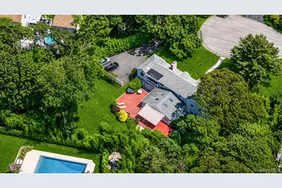 3 Oak Court, Hampton Bays, NY 11946 - Photo 2