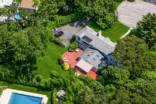 3 Oak Ct, Hampton Bays, NY 11946 - Photo 2