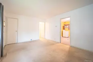 32 Peter Cooper Dr, Poughkeepsie, NY 12601 - Photo 8