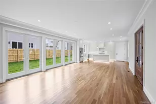 28 Alsace Pl, Northport, NY 11768 - Photo 8