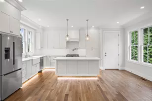 28 Alsace Pl, Northport, NY 11768 - Photo 6