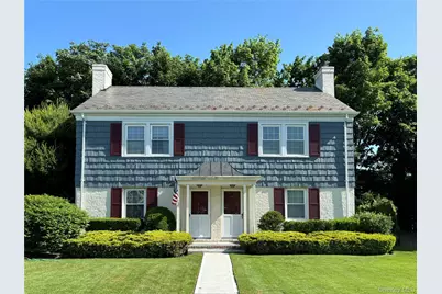 37 Bayview Court, Manhasset, NY 11030 - Photo 1