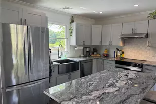 24 Miller Ave, East Moriches, NY 11940 - Photo 6