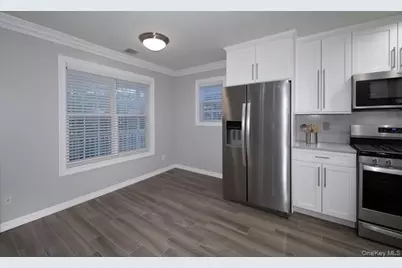 100 Pineview Lane #100, Coram, NY 11727 - Photo 4
