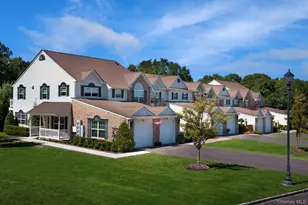 100 Pineview Ln, Coram, NY 11727 - Photo 2