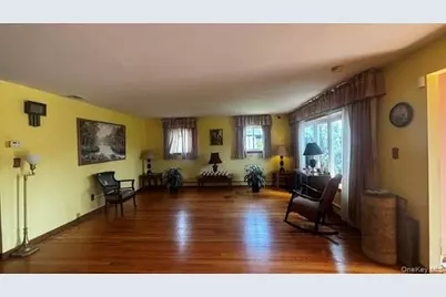 59 Farmers Avenue, Lindenhurst, NY 11757 - Photo 8