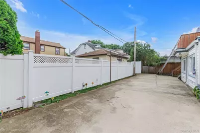 322 Jericho Turnpike, Floral Park, NY 11001 - Photo 22