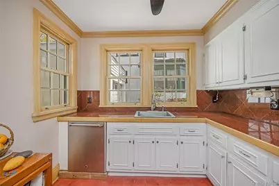 80-45 Grenfell Street, Kew Gardens, NY 11415 - Photo 16