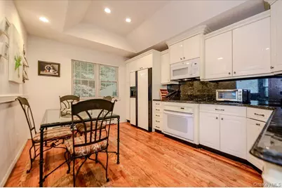 2514 Lindenmere Drive, Merrick, NY 11566 - Photo 10