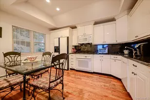 2514 Lindenmere Dr, Merrick, NY 11566 - Photo 8