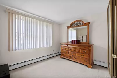 320 Aster Road, West Islip, NY 11795 - Photo 14