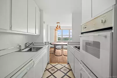 555 Kappock Street #24T, Bronx, NY 10463 - Photo 8