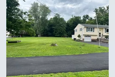 17 Hunter Street, Highland Mills, NY 10930 - Photo 4