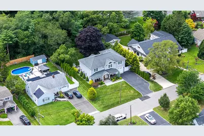 121 Bayway Avenue, Bay Shore, NY 11706 - Photo 4