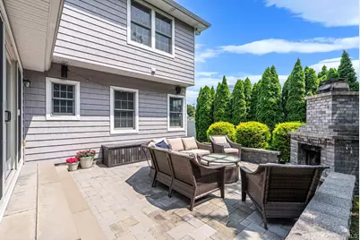 121 Bayway Avenue, Bay Shore, NY 11706 - Photo 36