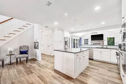121 Bayway Avenue, Bay Shore, NY 11706 - Photo 18