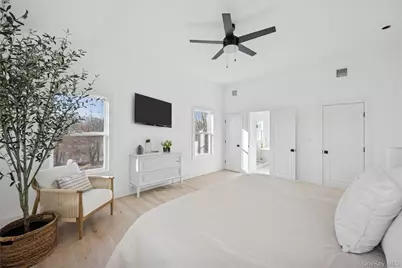 909 Ostrander Avenue, Riverhead, NY 11901 - Photo 12