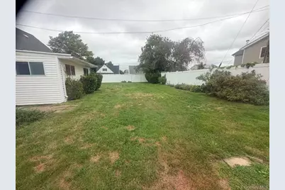 190 Meridian Road, Levittown, NY 11756 - Photo 18