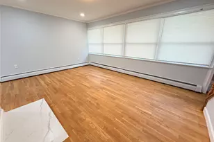 190 Meridian Rd, Levittown, NY 11756 - Photo 8