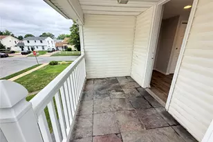190 Meridian Rd, Levittown, NY 11756 - Photo 16