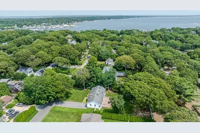 31 Carter Road, Hampton Bays, NY 11946 - Photo 48