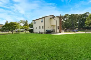 9 Van Cedar St, Brentwood, NY 11717 - Photo 6