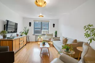 445 W 240th St, Bronx, NY 10463 - Photo 2