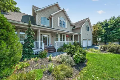 8 Angela Court, Hopewell Junction, NY 12533 - Photo 2