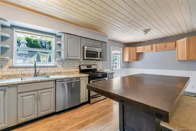 14 Seaside Avenue, Sound Beach, NY 11789 - Photo 12
