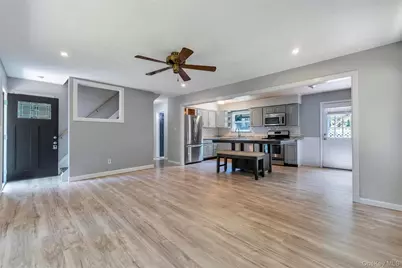 14 Seaside Avenue, Sound Beach, NY 11789 - Photo 6