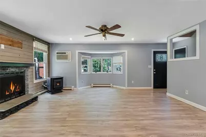 14 Seaside Avenue, Sound Beach, NY 11789 - Photo 8