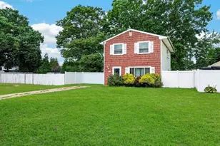 60 Lincoln Ave, Deer Park, NY 11729 - Photo 2