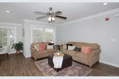 606 Vista View Drive #606, Farmingville, NY 11738 - Photo 4