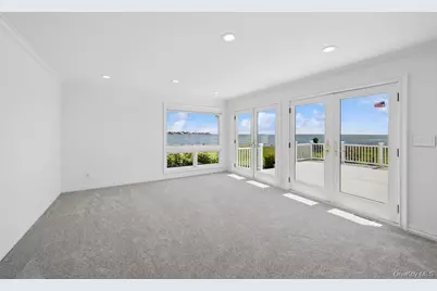 170 S Penataquit Avenue, Bay Shore, NY 11706 - Photo 20