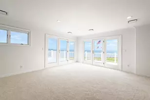 170 S Penataquit Ave, Bay Shore, NY 11706 - Photo 32