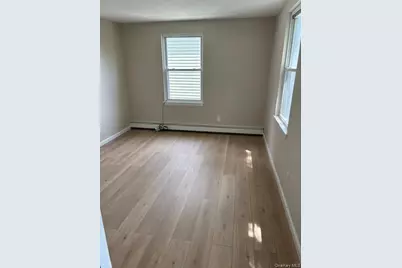 40 South Bayles Avenue #Upper, Port Washington, NY 11050 - Photo 14