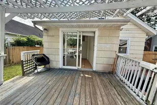 175 S Brookside Ave, Freeport, NY 11520 - Photo 34